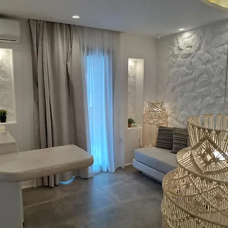 Ξενοδοχείο με διαμερίσματα Ampelos Casart