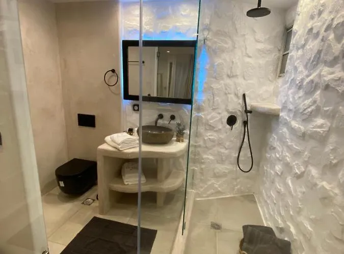 Ampelos Casart 公寓式酒店