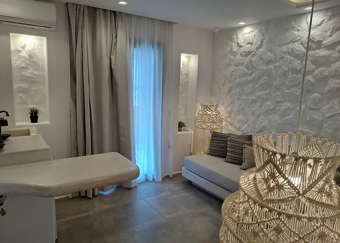 Ampelos Casart 公寓式酒店